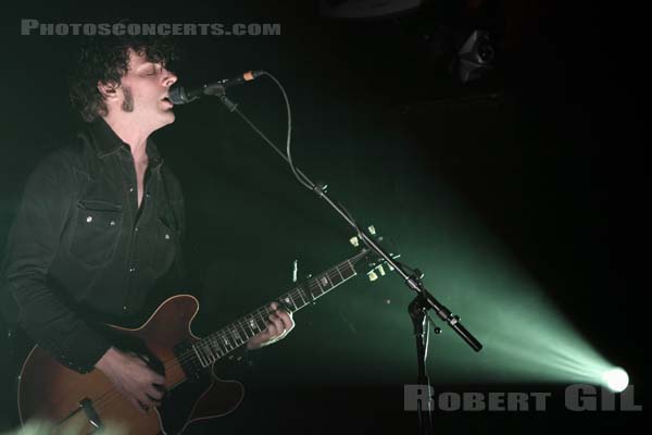 BLACK REBEL MOTORCYCLE CLUB - 2010-05-12 - PARIS - Le Bataclan - Peter Hayes